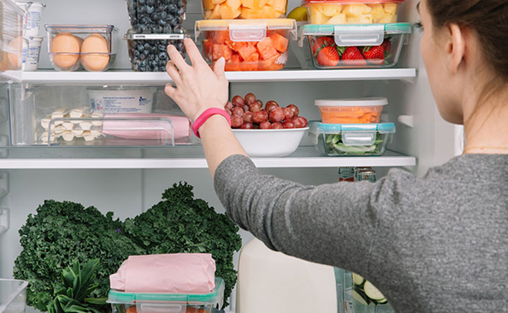 Phân chia khu vực đựng thực phẩm trong tủ lạnh